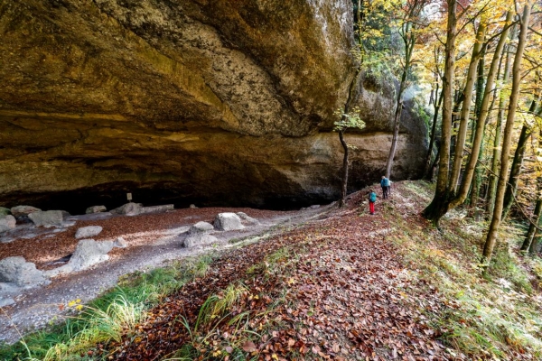 Leuchtender Herbst in der Schlucht