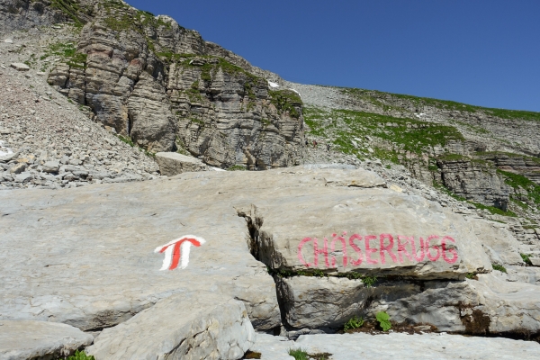 Durch die Karstlandschaft auf den Chäserrugg