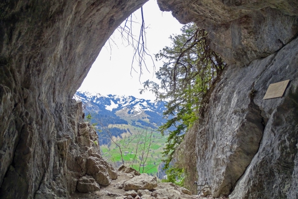 Sentiero delle grotte e terme di Simmental