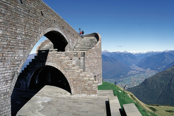 Erlebnisberg hoch über der Magadinoebene