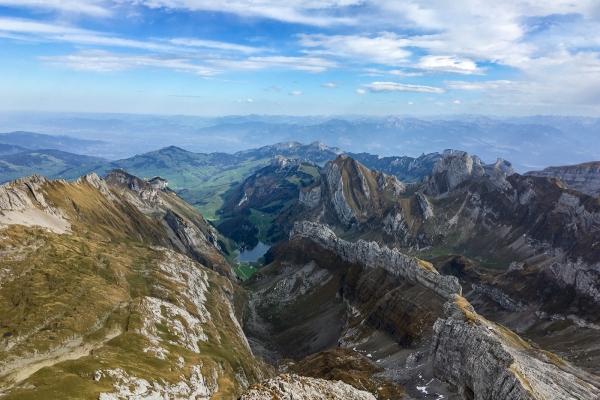 Au-dessus du Seealpsee sur le Säntis (AI)