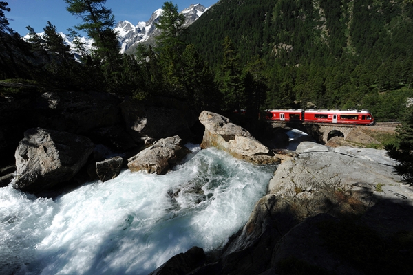 Vom Bernina hinunter