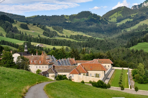 Auf dem Bauernpfad nach Charmey