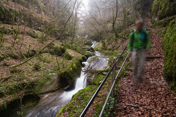 Par le Mont Sujet et les gorges de Douanne