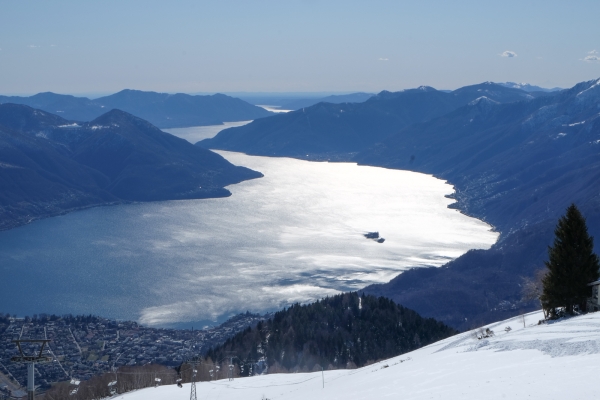 Profiter du soleil au-dessus de Locarno