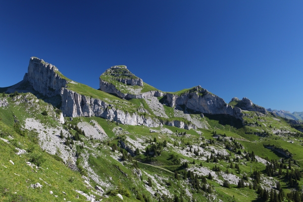 Zwei Gipfel oberhalb Leysin