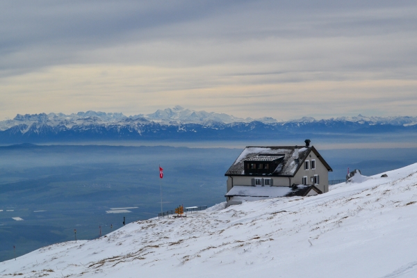 Randonnée en raquettes sur le Chasseron