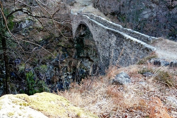 La frana del Mte Crenone,il lago della bassa Valle di Blenio, la Buzza di Biasca