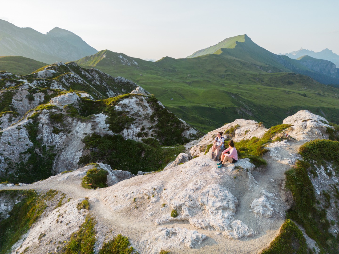 Die imposanten Krater der Gryde. Bild: Lenk-Simmental Tourismus