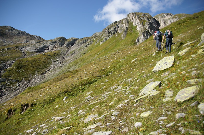 Kurz vor dem Piz Giübin führt der Weg am zweiten Tag über den Sellapass.