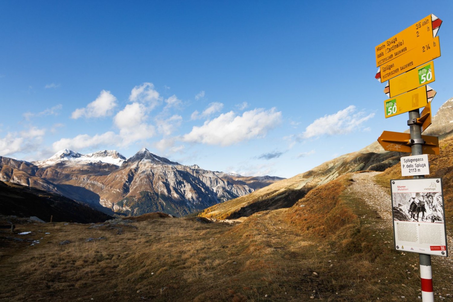 Sur le col du Splügen, vue, vers la Suisse, sur le Wisshorn et l’Alperschällihora.