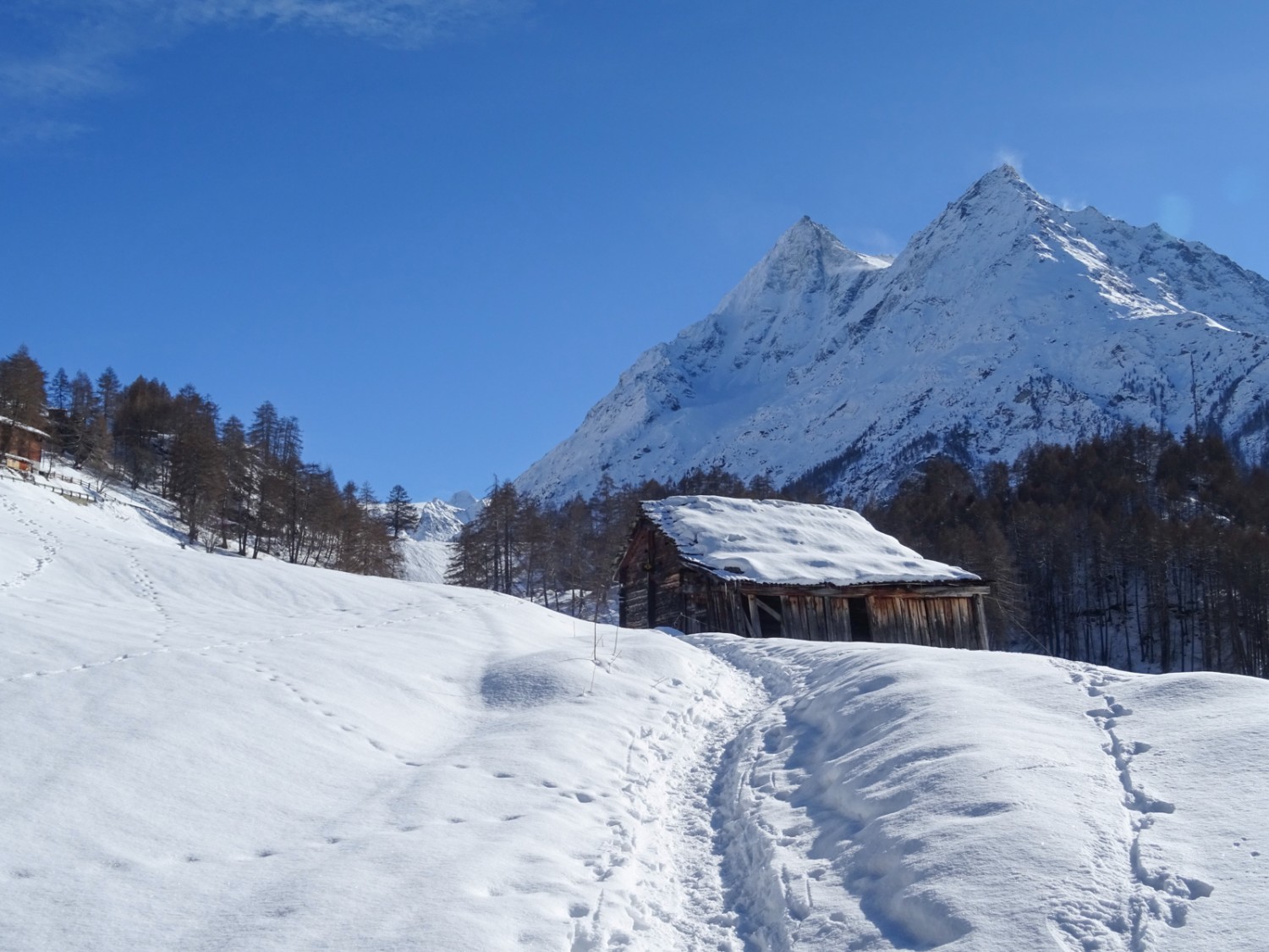 Petite und Grande Dent de Veisivi mit Schneefahnen. Bild: Sabine Joss