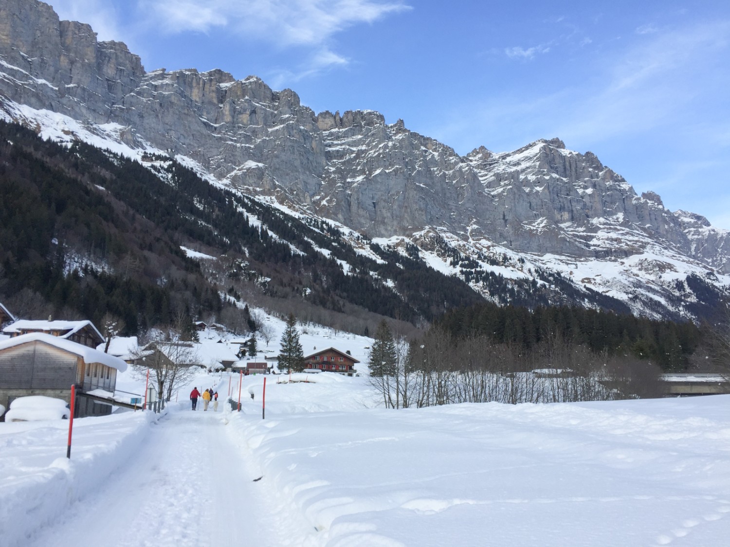 Winterwandern unter den Gadmerdolomiten. Bilder: Rémy Kappeler