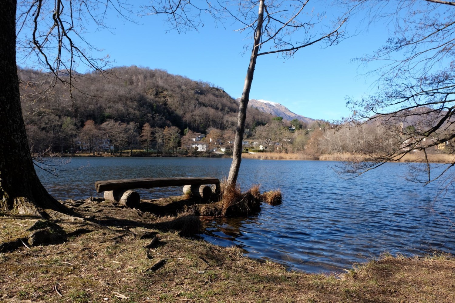 Passaggio sul Lago d’Origlio, prima della ripida discesa a Lamone.