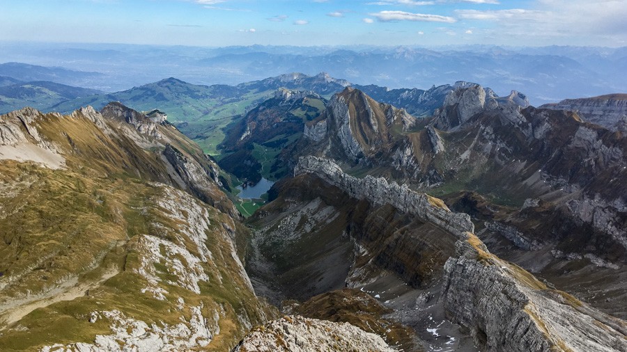 Aussicht vom Gipfel auf den Seealpsee. Bild: Claudia Peter