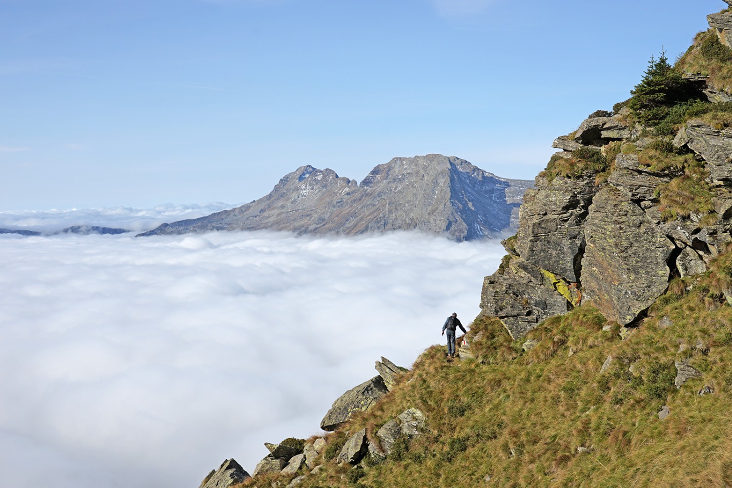 Immer schön dem Steilhang entlang: unterhalb der Cima de Nomnom. Bilder: Reto Wissmann