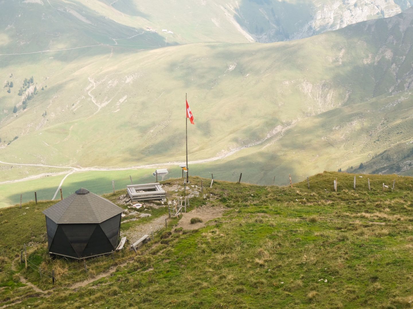 Die Schutzhütte auf Abgschütz.