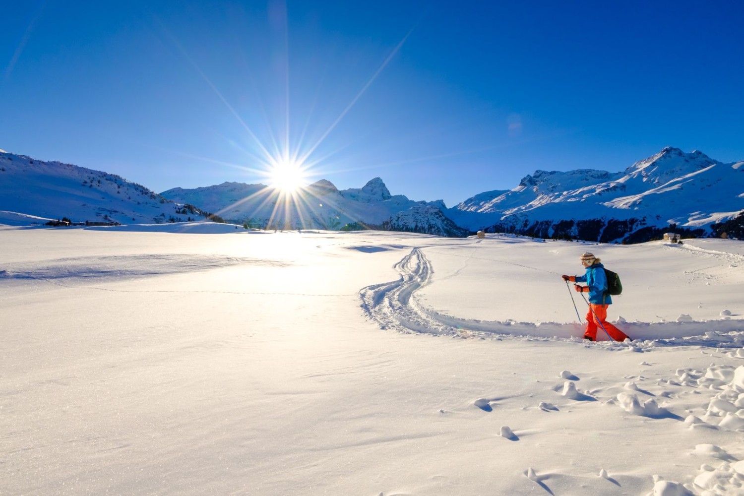 Bald geht auf der Alp Flix die Sonne unter.