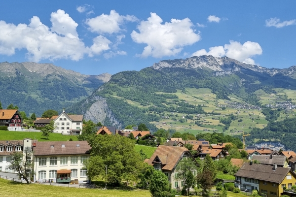 Parcours printanier au-dessus du lac de Walenstadt