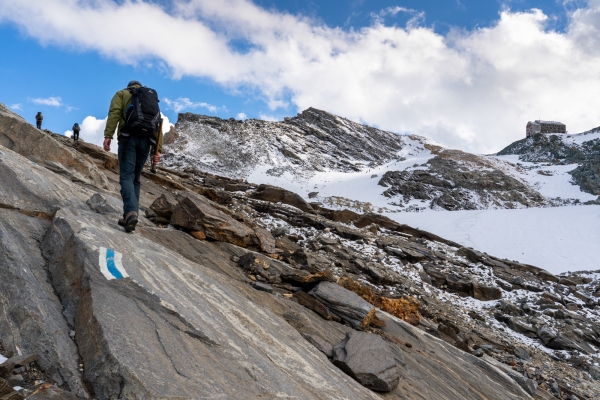 Au-dessus de Saas-Fee