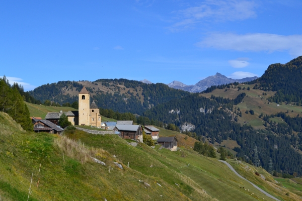 Aussichtsreicher Schamserberg im Naturpark Beverin