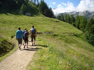 Charlotte  la Marmotte sur le bisse du Trient