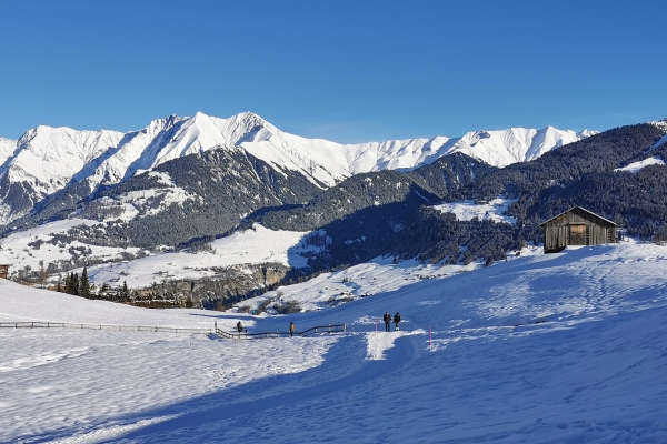 Belle randonnée hivernale dans la Surselva