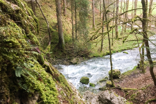 Höhlenabenteuer im Val-de-Traves