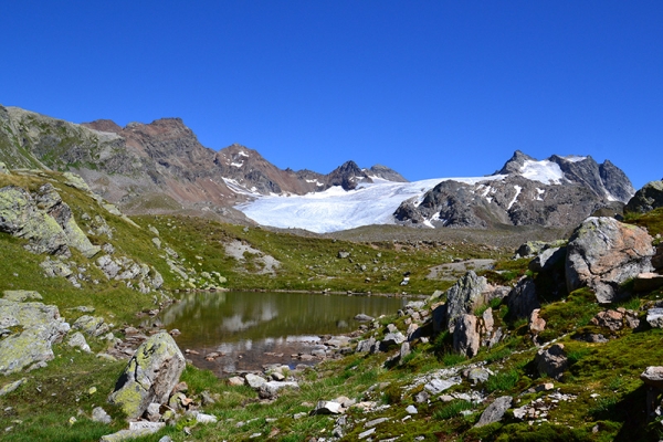 Sur le sentier glaciologique