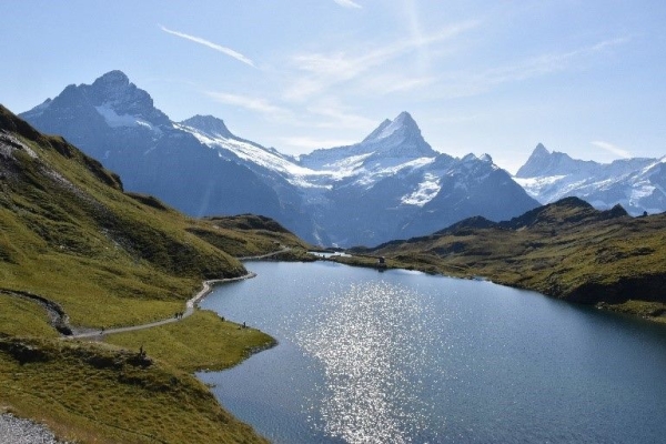 Klassiker mit Sicht auf Eiger, Mönch und Jungfrau