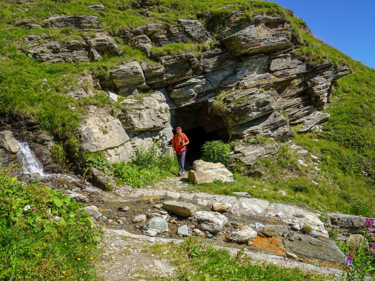 Le chemin de randonnée traverse deux tunnels.