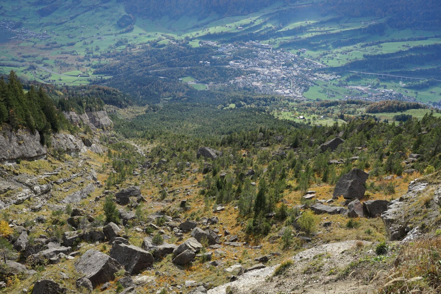 Der Bergsturz von Goldau hat 1806 eine tiefe Narbe im Gelände hinterlassen.