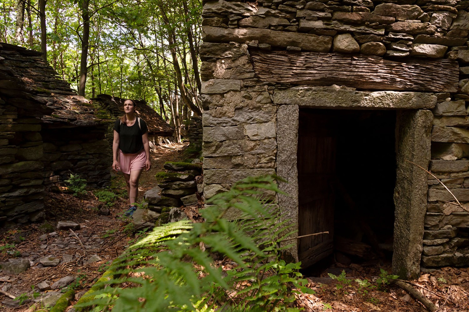 Une ambiance un peu inquiétante à Faido, au milieu de toutes les maisons abandonnées. Photo: Raja Läubli