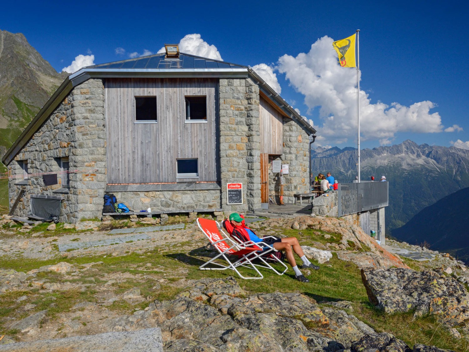 On peut admirer tout le Meiental depuis la Sewenhütte. 
Photo: natur-welten.ch