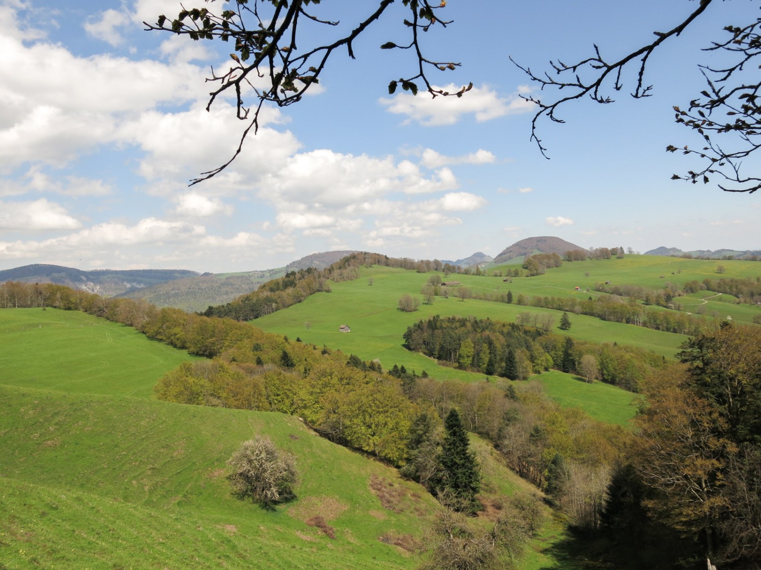 La vue est belle depuis le Güggel comme depuis les Höngertüelen. Photos: Marina Bolzli