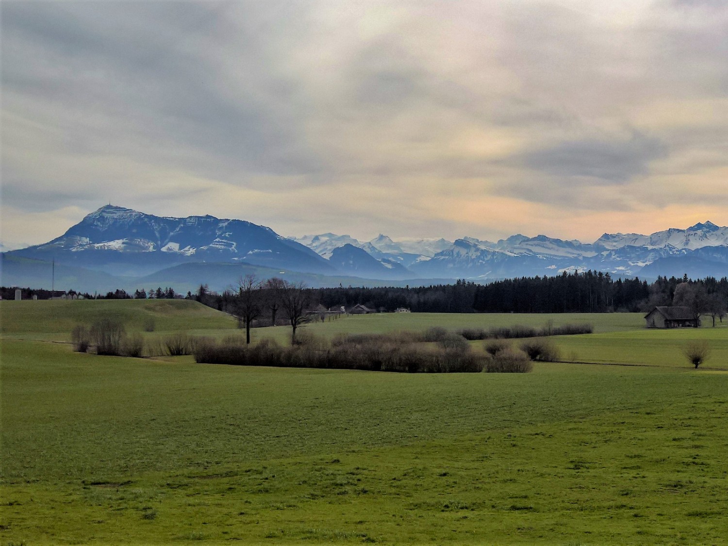 ...tandis qu’en montagne, la saison des sports d’hiver bat son plein. Photo: Andreas Staeger