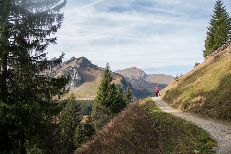 Hinreissende Aussichten auf dem Panoramaweg. Bilder: Vera In-Albon