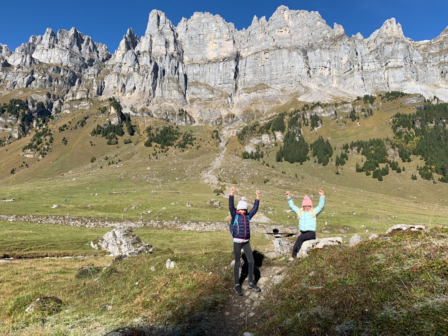 Belle vue sur l’imposante chaîne des Jegerstöck. Photo: Monika Leuenberger