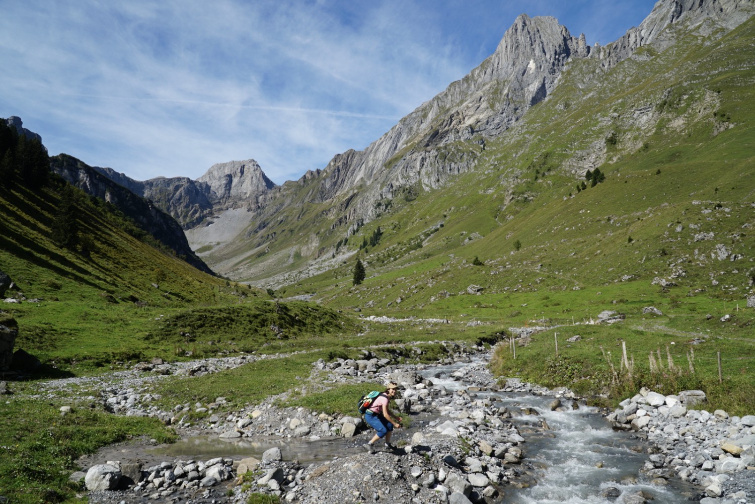 Das eiskalte Wasser spüren auf der Bösbächialp