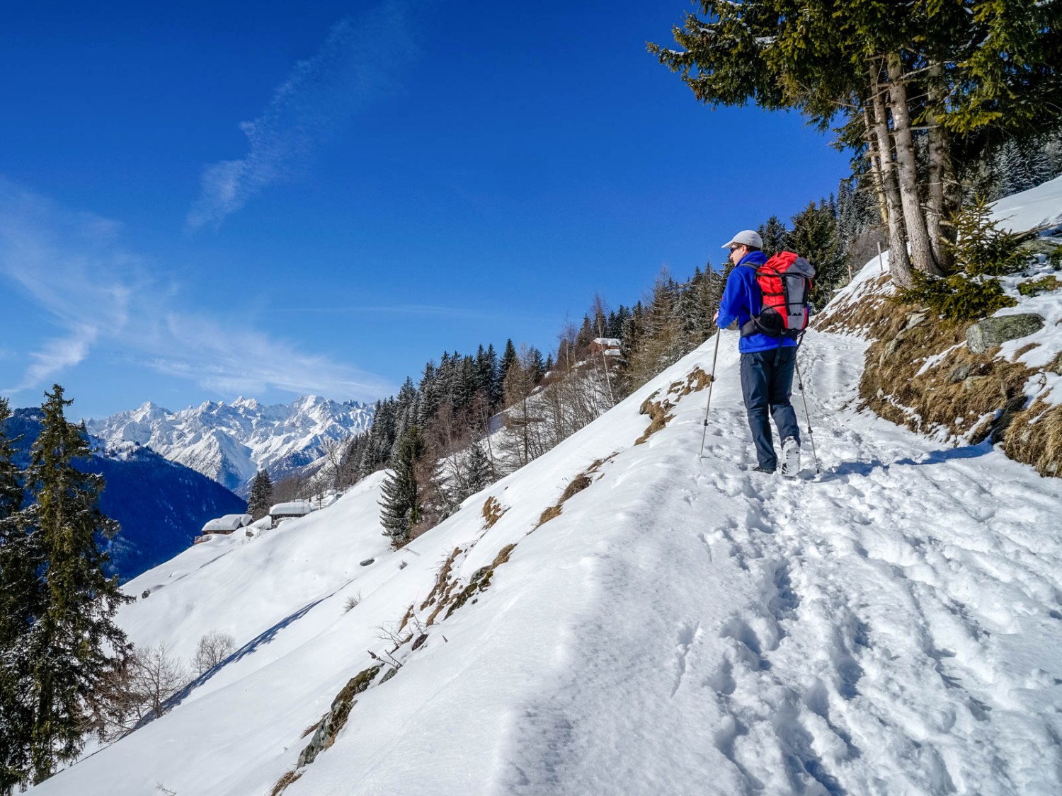 Der Wanderweg ist zu Beginn noch nicht präpariert, aber problemlos zu finden und zu begehen. Bilder: Fredy Joss