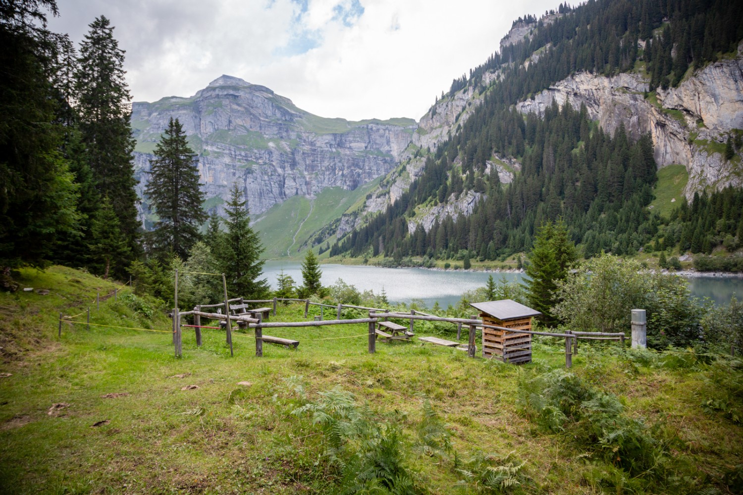 Aire de repos près du barrage. Photo : Phil Suarez