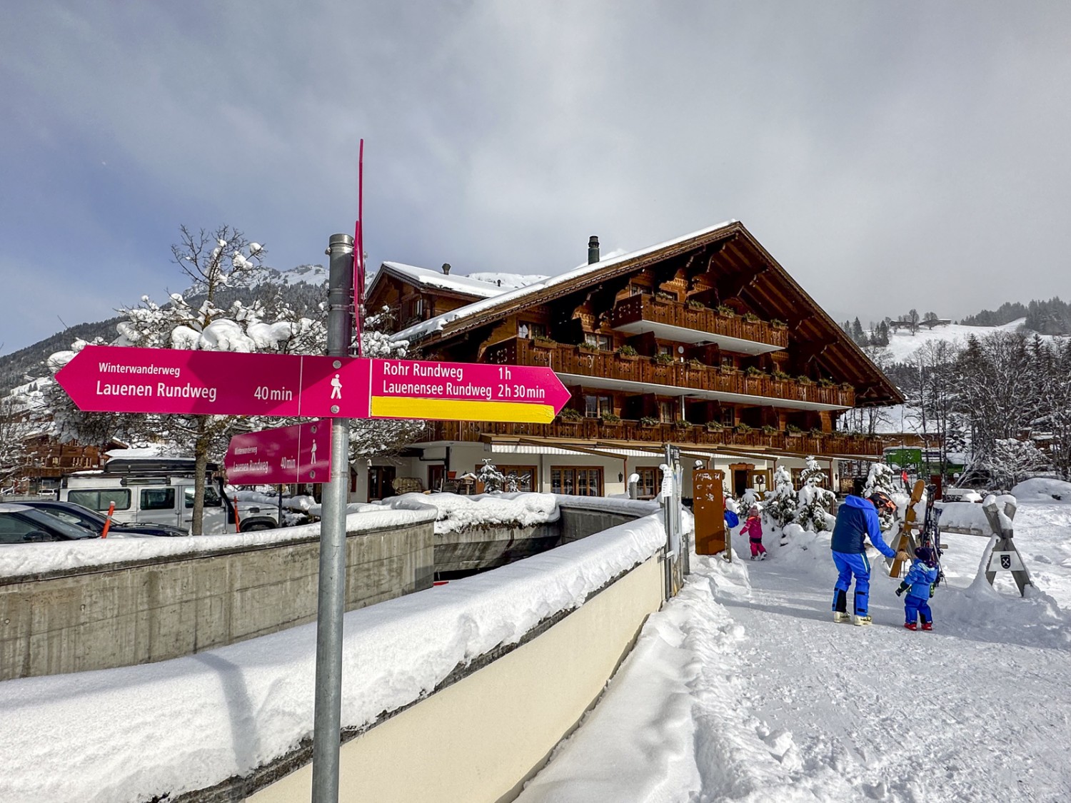 Am Start der Wanderung herrscht reges Treiben. Bild: Thomas Gloor