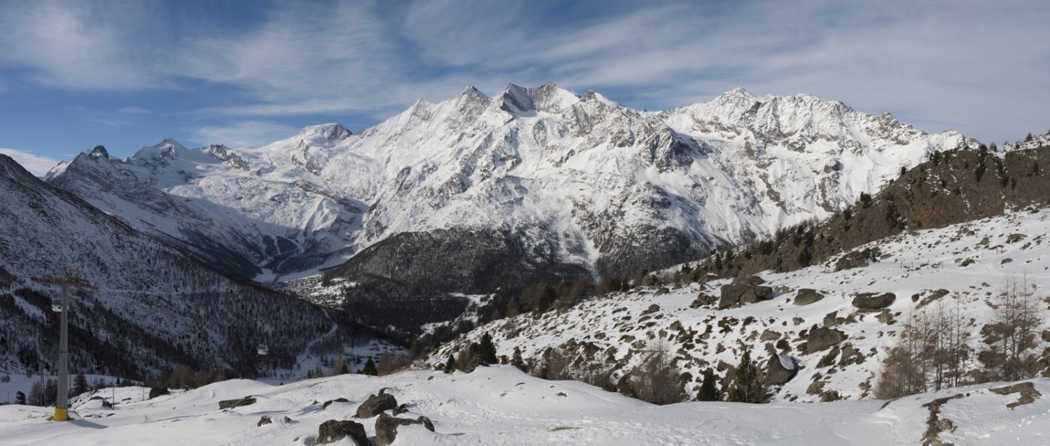 Ausblick vom Kreuzboden über das Saastal und zur Mischabelgruppe. Bild: Heinz Staffelbach 