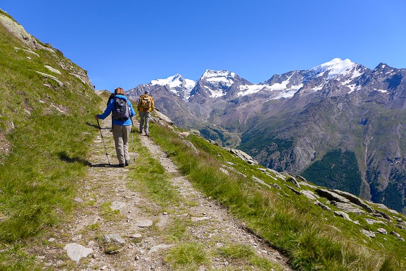 Nach Mällig mit Fletschhhorn, Lagginhorn und Weissmies. Foto: Yolanda Perren