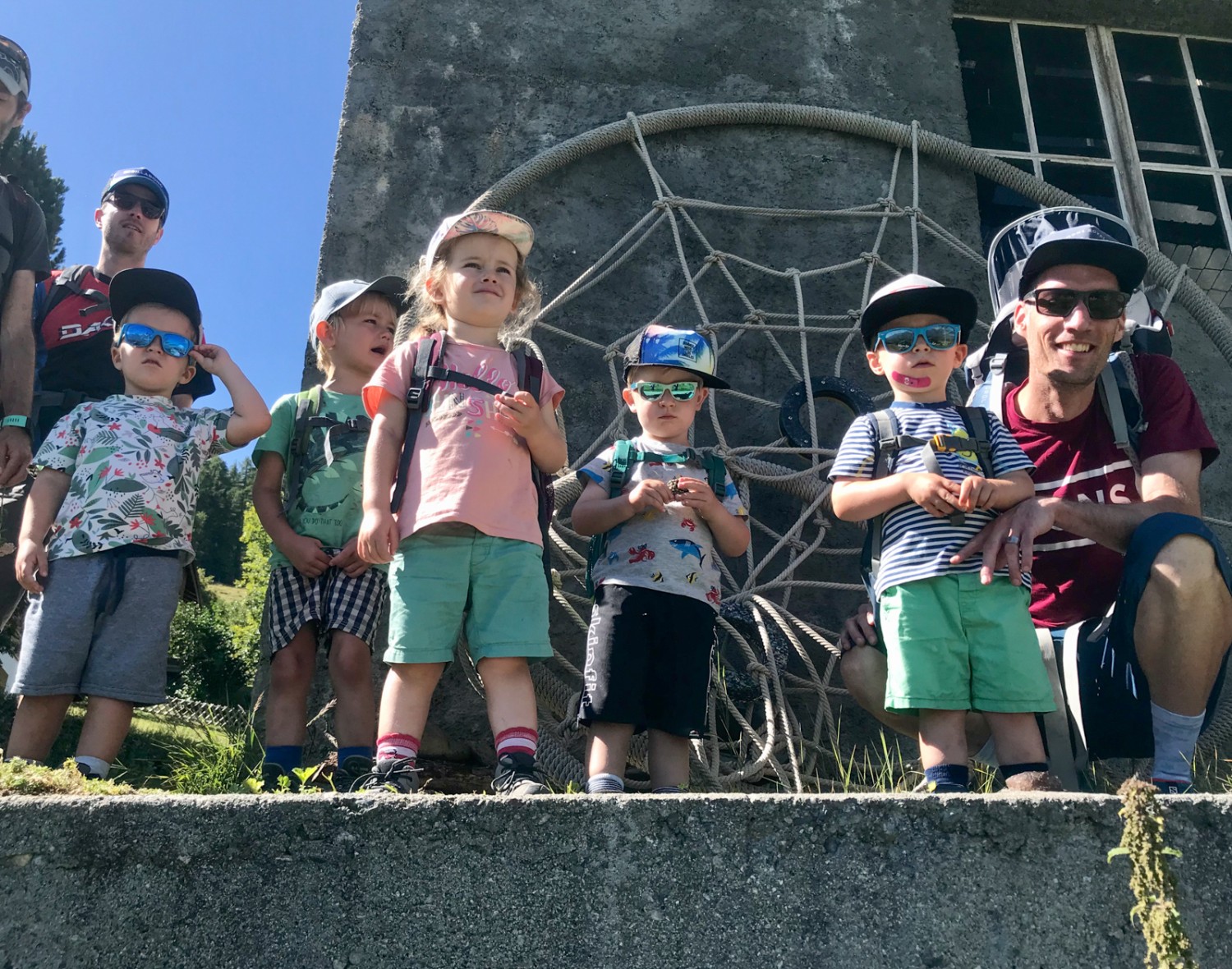 La randonnée convient très bien à tout un groupe d’enfants. Photo: Michael Roschi