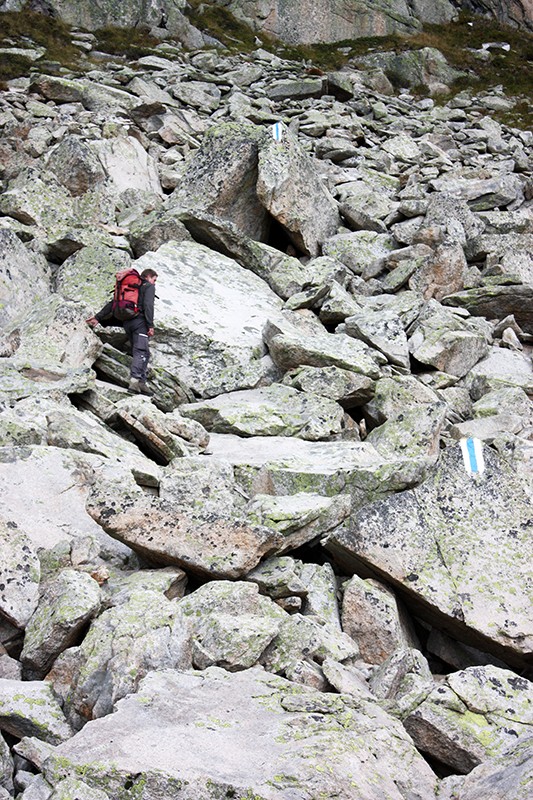 Pas de chemin, mais un bon balisage jusqu’à la faille de Bergseeschijen.