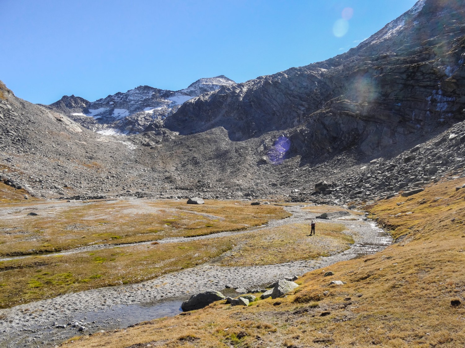 Une halte à Tälliboden s’impose avant la dernière montée jusqu’au col. Photo: Vera In-Albon