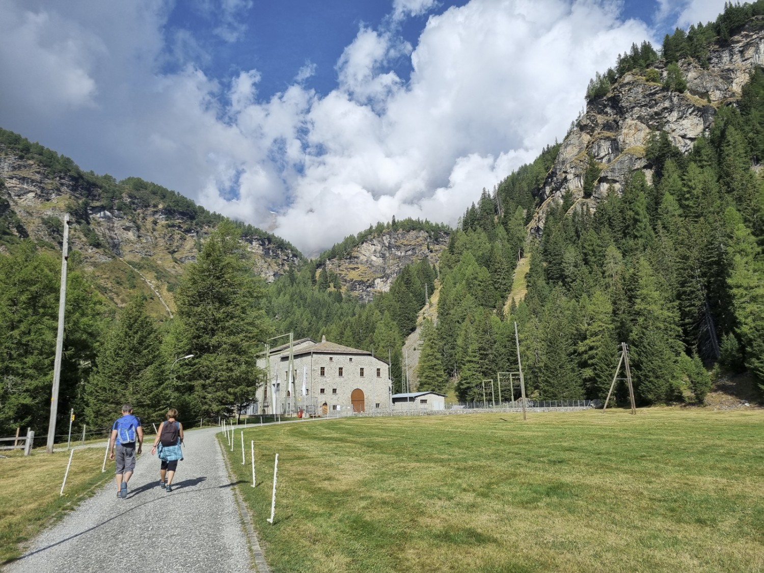 Kurz nach dem Start, beim Wasserkraftwerk in Cavaglia. Bild: Nathalie Stöckli