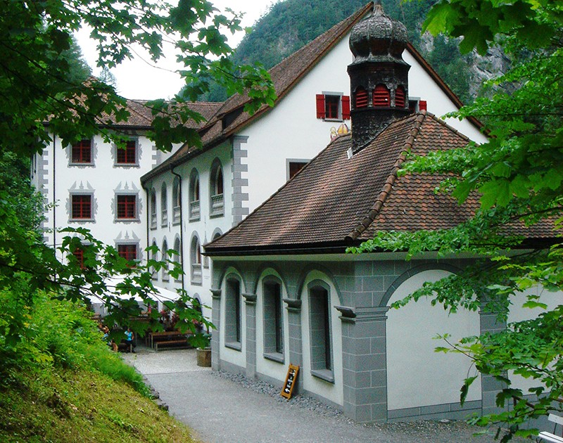 Altes Bad Pfäfers mit Kapelle - Kulturgut von nationaler Bedeutung.