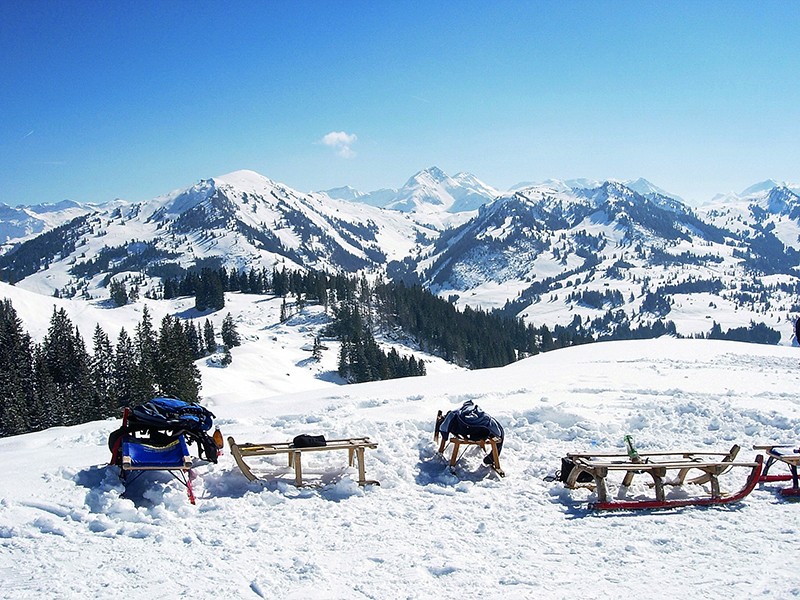 Zuerst die Aussicht vom Sparenmoos aus, dann die Abfahrt geniessen.